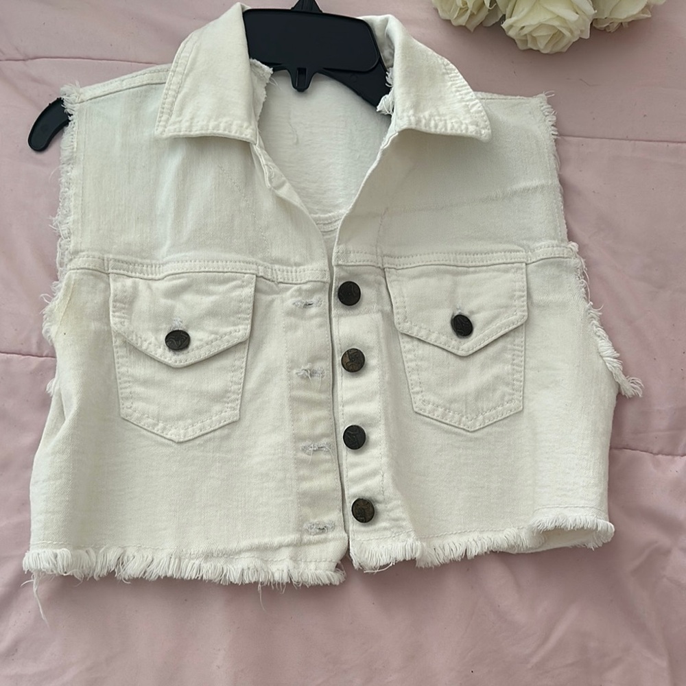Frayed Sleeveless Denim Vest